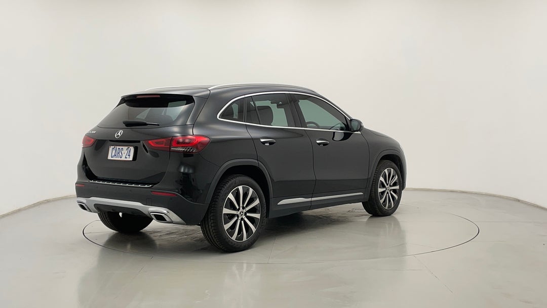 2022 Mercedes-benz GLA 200, Automatic, 24049 km, Right Back Diagonal (45- Degree) View