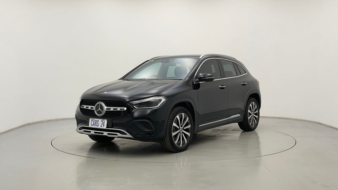 2022 Mercedes-benz GLA 200, Automatic, 24049 km, Left Front Diagonal (45- Degree) View