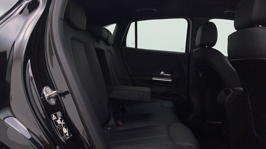 2022 Mercedes-benz GLA 200, Automatic, 24049 km, Right Side Rear Door Cabin View