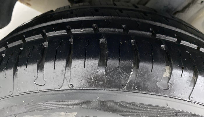 2017 Hyundai Elite i20 SPORTZ 1.2, Petrol, Manual, 16,768 km, Right Rear Tyre Tread