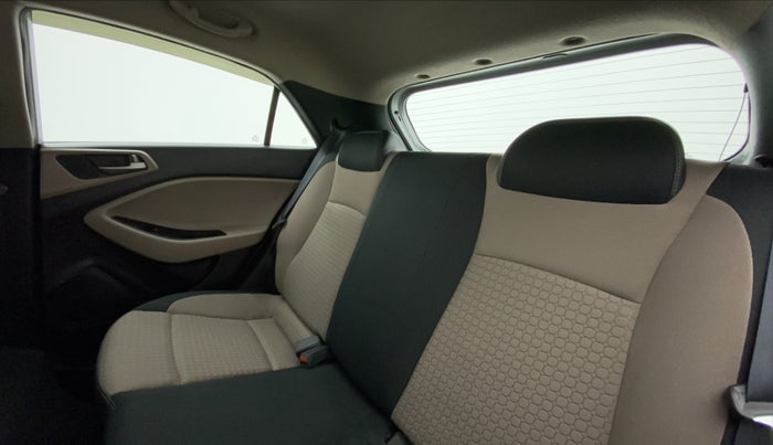 2017 Hyundai Elite i20 SPORTZ 1.2, Petrol, Manual, 16,768 km, Right Side Rear Door Cabin