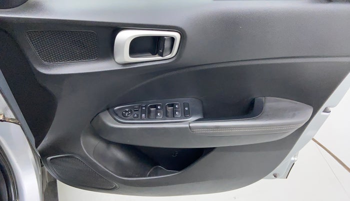 2019 Hyundai VENUE SX(O) CRDi, Diesel, Manual, 35,923 km, Driver Side Door Panels Control