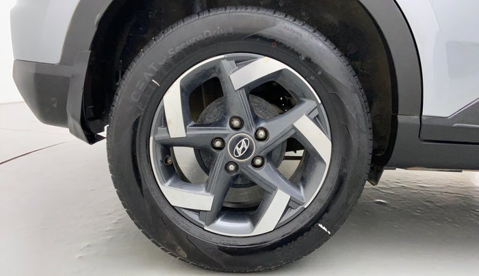 2019 Hyundai VENUE SX(O) CRDi, Diesel, Manual, 35,923 km, Right Rear Wheel