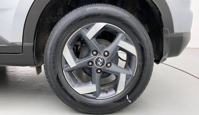 2019 Hyundai VENUE SX(O) CRDi, Diesel, Manual, 35,923 km, Left Rear Wheel