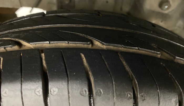 2012 Hyundai Eon ERA PLUS, Petrol, Manual, 59,110 km, Right Rear Tyre Tread