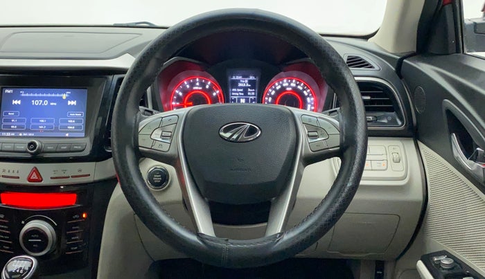 2019 Mahindra XUV300 W8(O) 1.2 PETROL DUAL TONE, Petrol, Manual, 14,483 km, Steering Wheel Close Up