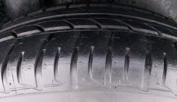 2015 Volkswagen Polo TRENDLINE 1.5L DIESEL, Diesel, Manual, 83,196 km, Right Rear Tyre Tread