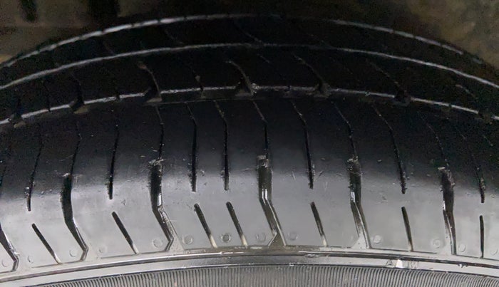 2015 Maruti Swift Dzire VXI 1.2 BS IV, Petrol, Manual, 25,493 km, Left Front Tyre Tread