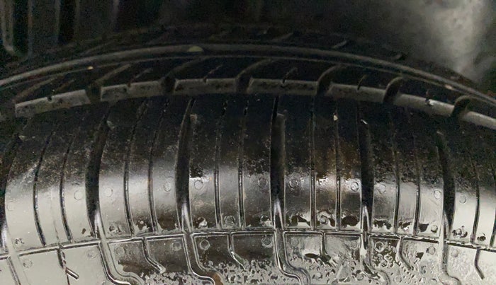 2014 Maruti Swift Dzire VXI, Petrol, Manual, 58,242 km, Right Rear Tyre Tread