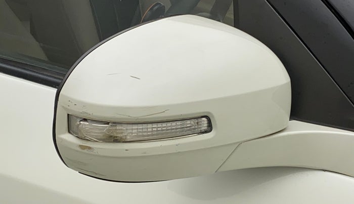 2014 Maruti Swift Dzire VXI, Petrol, Manual, 57,669 km, Right rear-view mirror - Indicator light has minor damage
