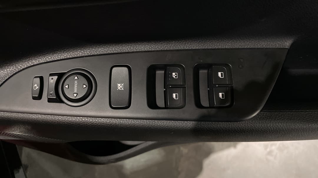 2023 Kia Stonic Sport, Automatic, 36878 km, Drivers Side Door Panel Controls