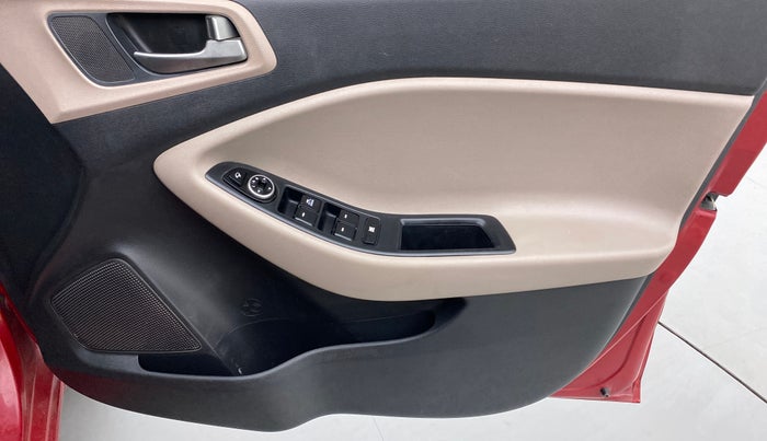 2016 Hyundai Elite i20 SPORTZ 1.2, Petrol, Manual, 1,15,944 km, Driver Side Door Panels Control