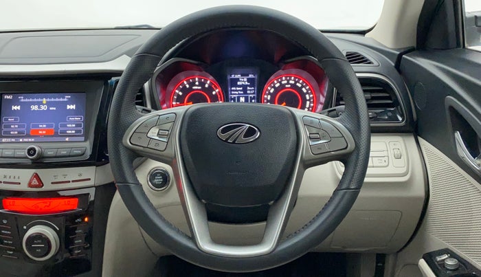 2021 Mahindra XUV300 W8 (O) 1.2 PETROL AMT, Petrol, Automatic, 27,247 km, Steering Wheel Close Up