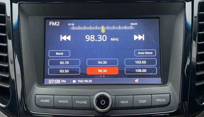 2021 Mahindra XUV300 W8 (O) 1.2 PETROL AMT, Petrol, Automatic, 27,247 km, Infotainment System