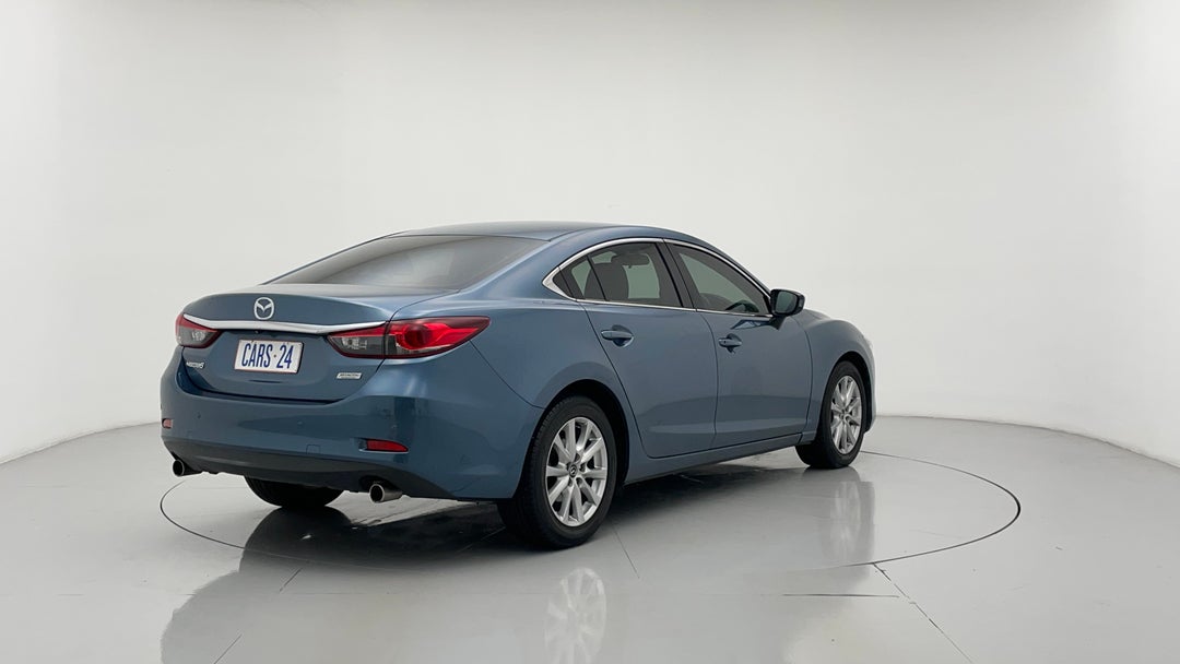 Right Back Diagonal (45- Degree) View