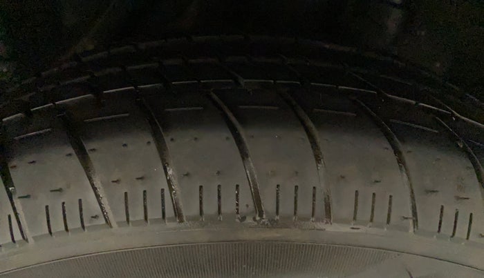 2015 Honda Amaze 1.2L I-VTEC SX, Petrol, Manual, 26,400 km, Left Rear Tyre Tread