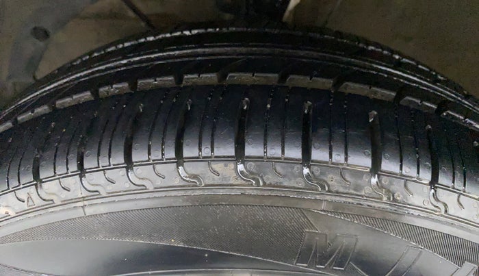 2017 Maruti Dzire ZDI Plus, Diesel, Manual, 78,627 km, Left Front Tyre Tread