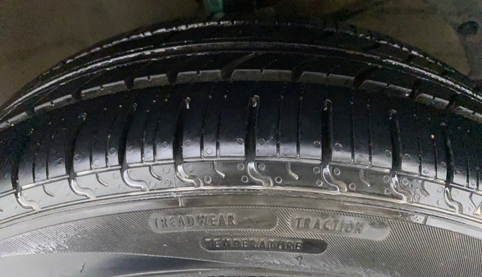 2017 Maruti Dzire ZDI Plus, Diesel, Manual, 78,627 km, Right Front Tyre Tread