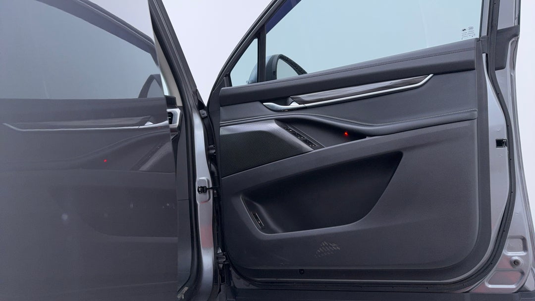 2022 LDV D90 Executive (4wd) D20, Automatic, 105850 km, Speaker View