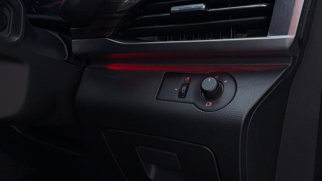 2022 LDV D90 Executive (4wd) D20, Automatic, 105850 km, Utility Switches/Buttons