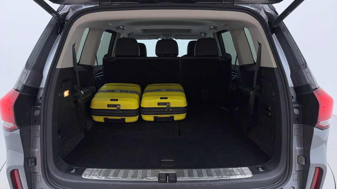 2022 LDV D90 Executive (4wd) D20, Automatic, 105850 km, Boot Inside View with Luggage