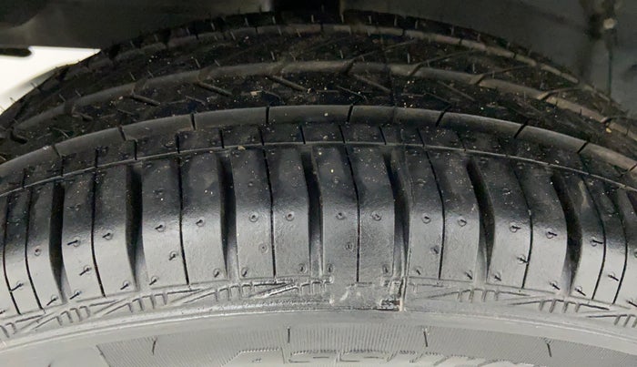 2013 Toyota Etios Liva GD exclusive, Diesel, Manual, 99,267 km, Right Rear Tyre Tread