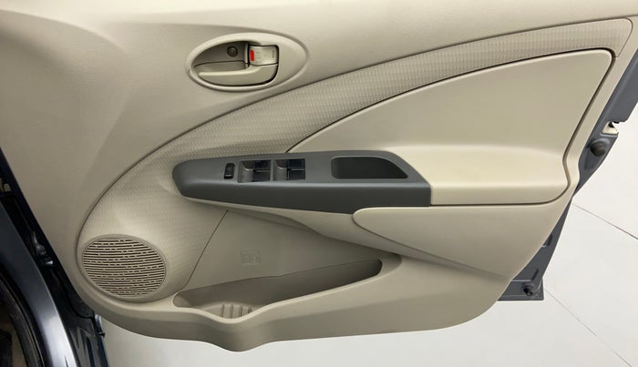 2013 Toyota Etios Liva GD exclusive, Diesel, Manual, 99,267 km, Driver Side Door Panels Control