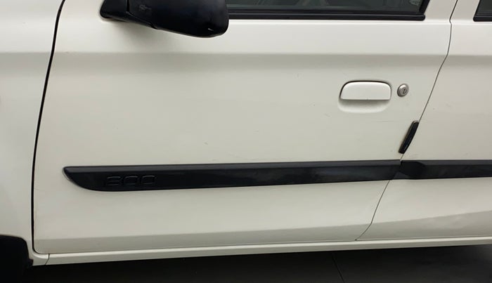 2016 Maruti Alto 800 LXI, Petrol, Manual, 28,187 km, Front passenger door - Minor scratches
