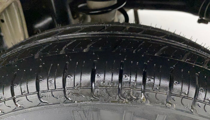 2016 Maruti Alto 800 LXI, Petrol, Manual, 28,187 km, Left Rear Tyre Tread