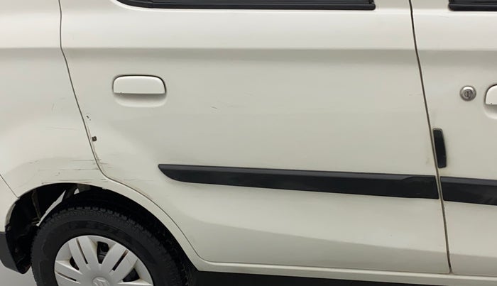 2016 Maruti Alto 800 LXI, Petrol, Manual, 28,187 km, Right rear door - Minor scratches