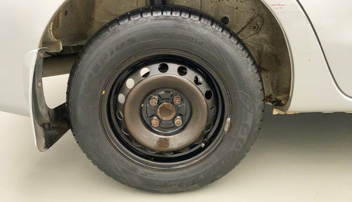 2011 Toyota Etios G, Petrol, Manual, 88,605 km, Right Rear Wheel