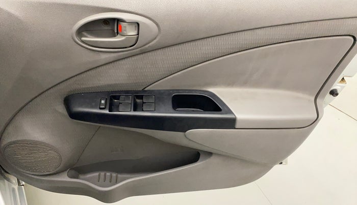 2011 Toyota Etios G, Petrol, Manual, 88,605 km, Driver Side Door Panels Control