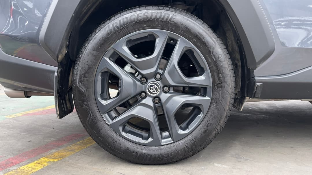 2024 Toyota RAV4 Edge (AWD) Hybrid, Automatic, 23897 km, Right Rear Wheel