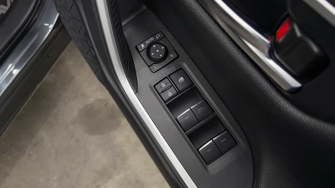 2024 Toyota RAV4 Edge (AWD) Hybrid, Automatic, 23897 km, Drivers Side Door Panel Controls