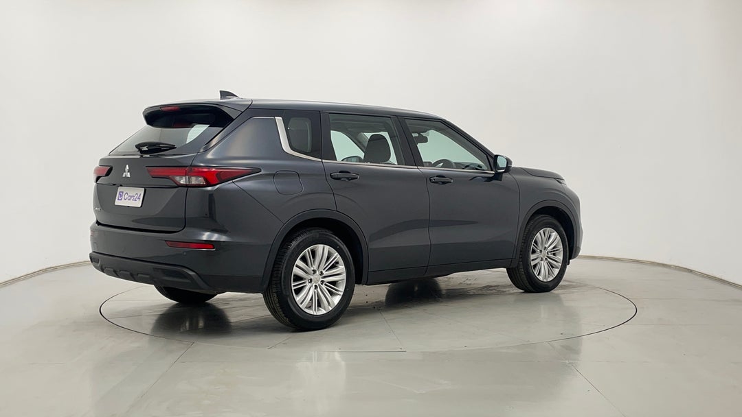 Right Back Diagonal (45- Degree) View