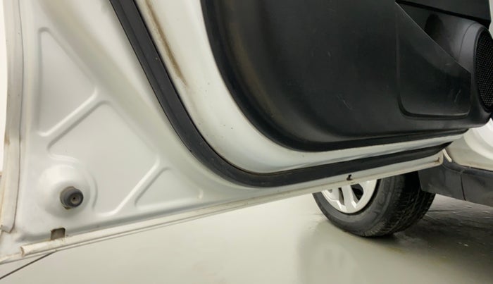 2019 Honda BR-V 1.5L I-VTEC S, Petrol, Manual, 24,964 km, Front passenger door - Slight discoloration