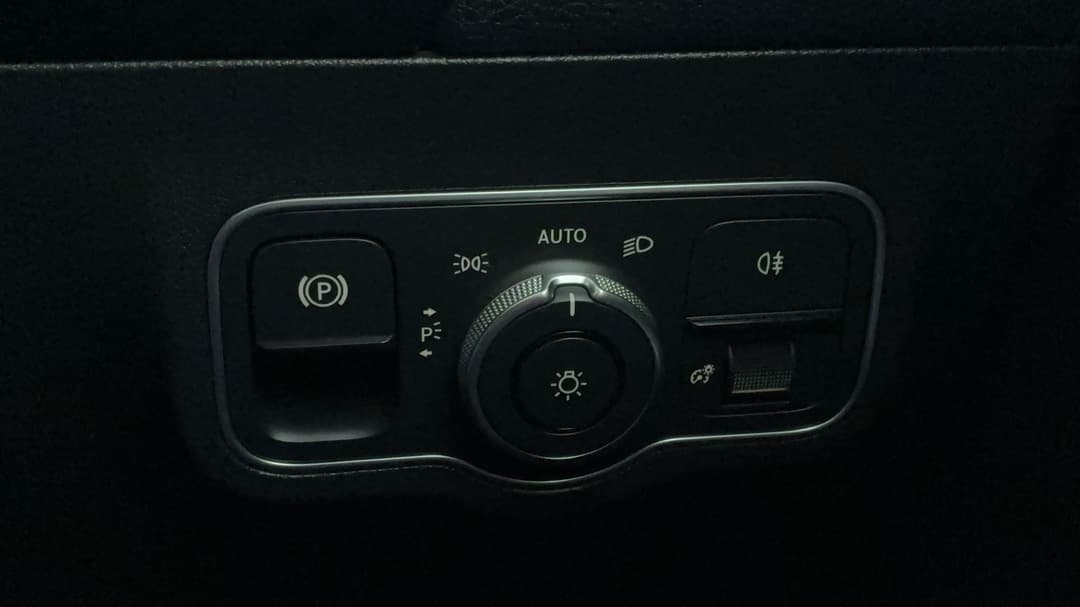 2021 Mercedes-benz GLA 250 4matic, Automatic, 60092 km, Utility Switches/Buttons