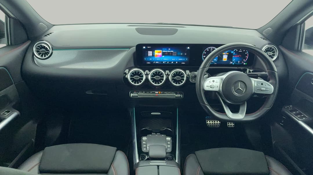 2021 Mercedes-benz GLA 250 4matic, Automatic, 60092 km, Dashboard View