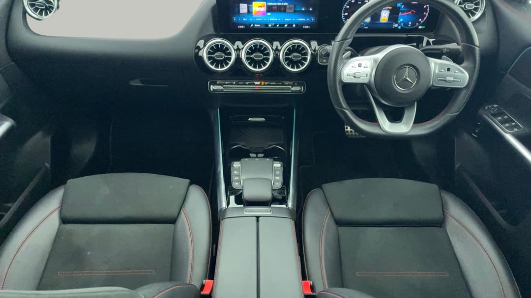 2021 Mercedes-benz GLA 250 4matic, Automatic, 60092 km, Center Console