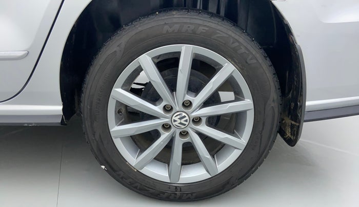 2022 Volkswagen Vento HIGHLINE PLUS 1.0L TSI AT, Petrol, Automatic, 28,387 km, Left Rear Wheel