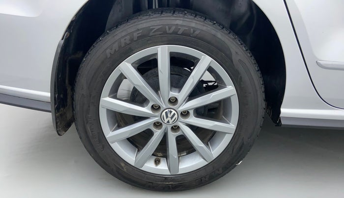 2022 Volkswagen Vento HIGHLINE PLUS 1.0L TSI AT, Petrol, Automatic, 28,387 km, Right Rear Wheel