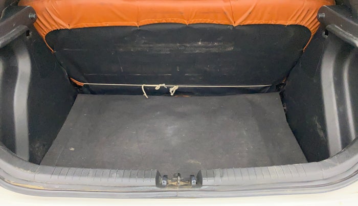 2018 Hyundai Elite i20 SPORTZ 1.2, Petrol, Manual, 77,860 km, Dicky (Boot door) - Parcel tray missing