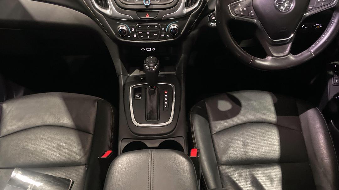 2020 Holden Equinox Ltz (FWD), Automatic, 67241 km, Center Console