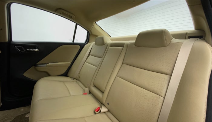 2017 Honda City VX CVT PETROL, Petrol, Automatic, 24,925 km, Right Side Door Cabin View