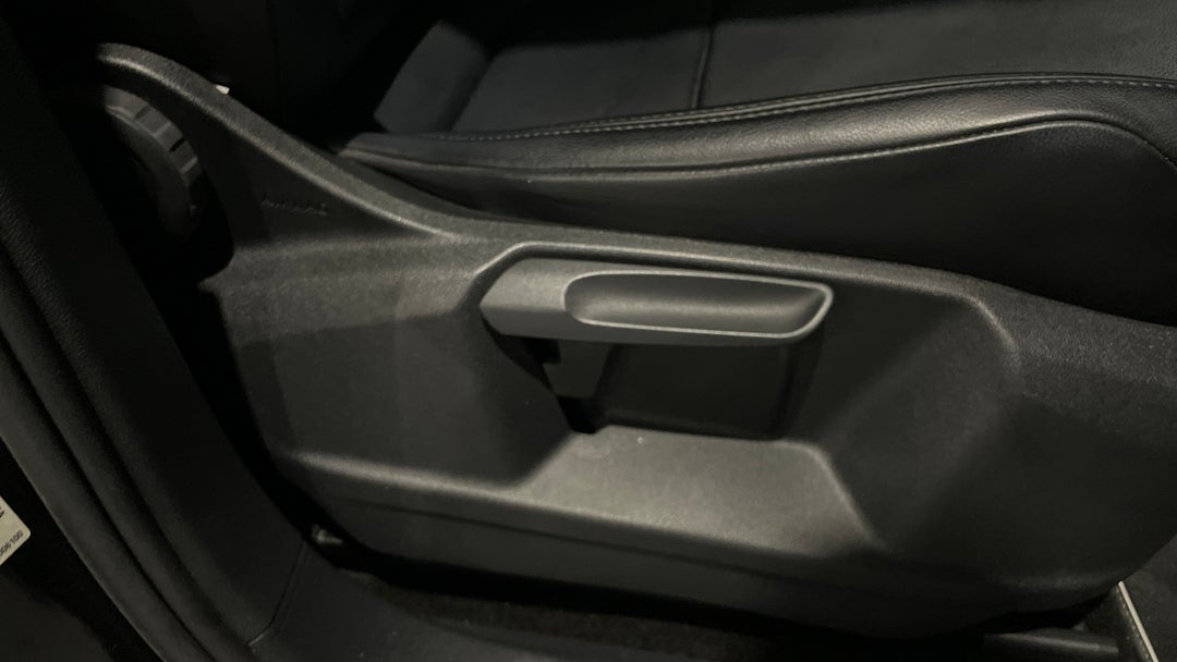 2020 Volkswagen Tiguan 110 Tsi Trendline, Automatic, 77266 km, Drivers Side Adjustment Panel