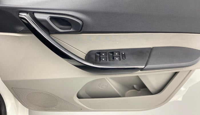2017 Tata Tiago XM 1.2 REVOTRON, Petrol, Manual, 22,037 km, Driver Side Door Panels Control