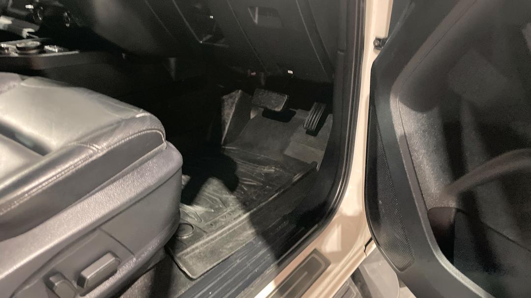2019 Ford Everest Trend (4WD 7 Seat), Automatic, 124320 km, Pedals and Footmat