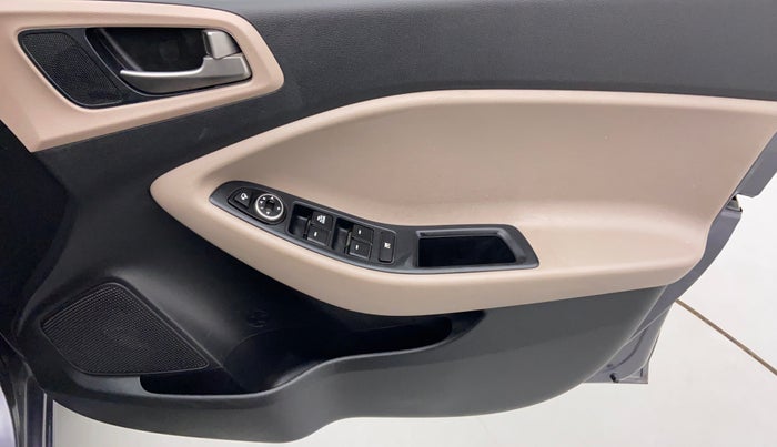 2017 Hyundai Elite i20 SPORTZ 1.2, Petrol, Manual, 25,102 km, Driver Side Door Panels Control