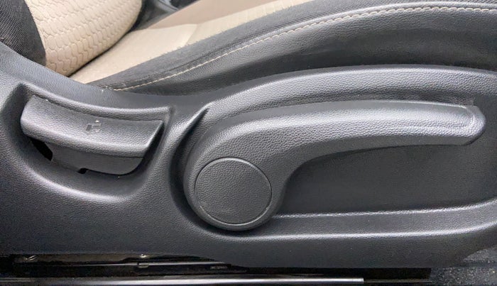 2017 Hyundai Elite i20 SPORTZ 1.2, Petrol, Manual, 25,102 km, Driver Side Adjustment Panel
