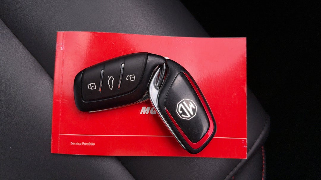 2020 MG Zst Essence, Automatic, 48199 km, Key Close-up